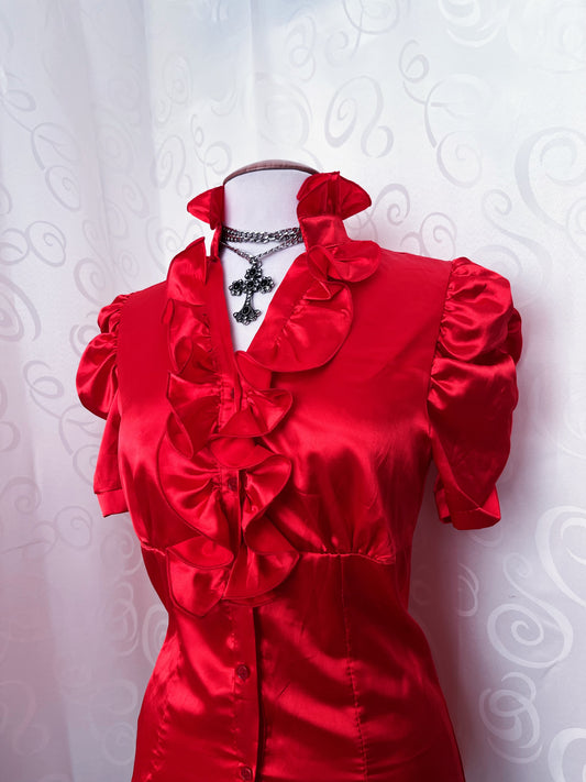 00’s vampire gothic saten red shirt with ruffle details ❤️🫀