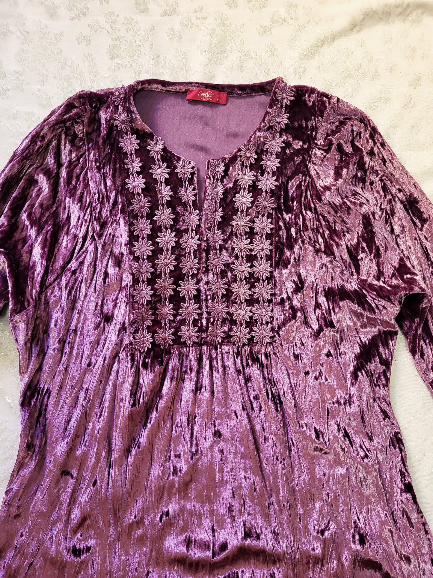 Υ2Κ velvet fairy top with beautiful sewn on flowers 🌺