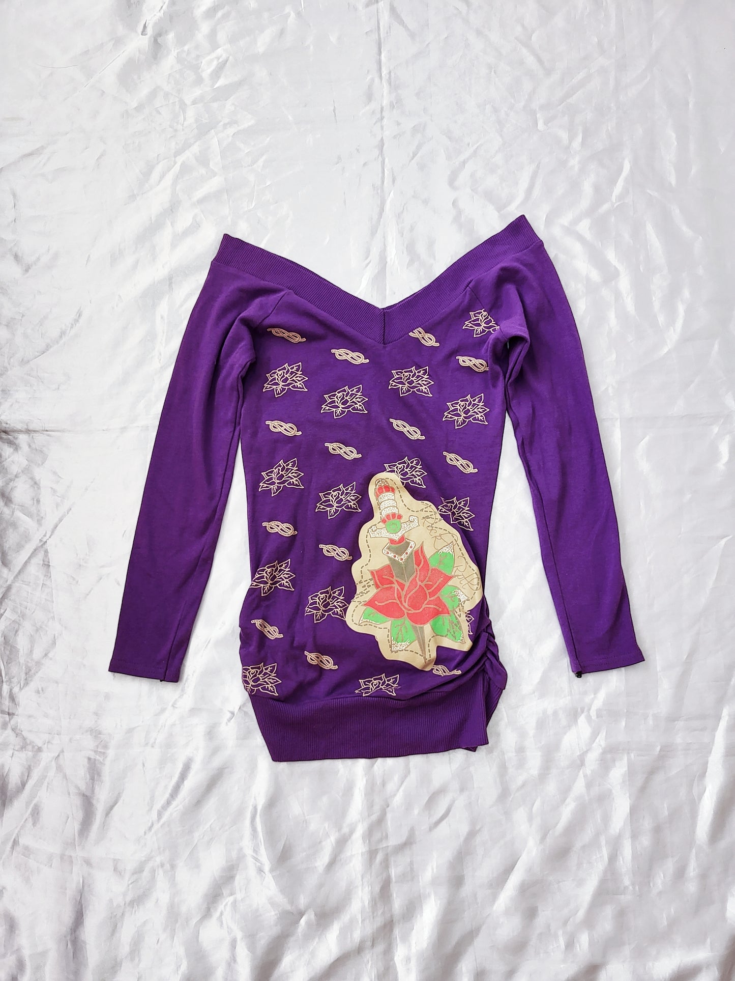 Y2K Punk/Emo Purple Top with amazing rose dagger design 🌹🗡️