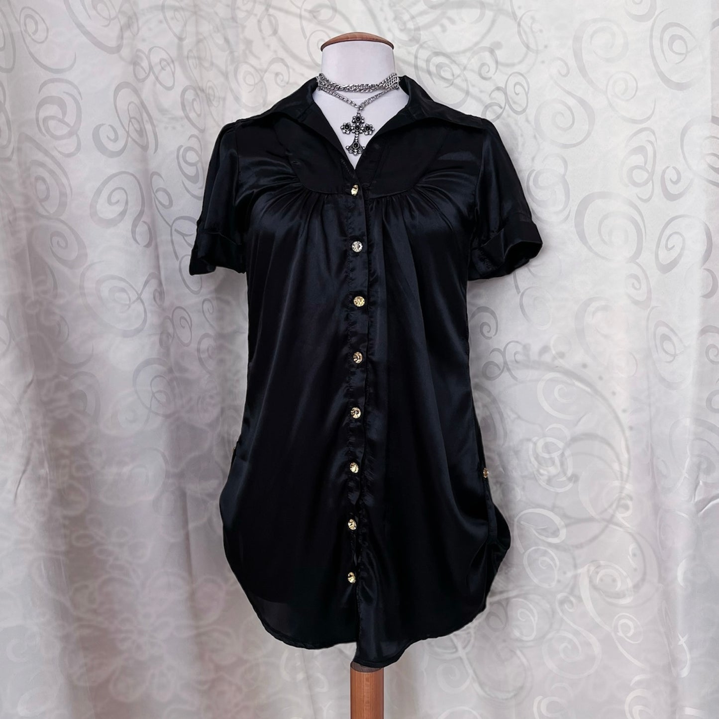 Gothic/Jirai Kei style long black satin shirt 🕷️