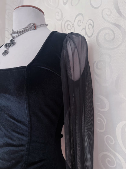 Gothic velvet top with long mesh sleeves 🦇🌑