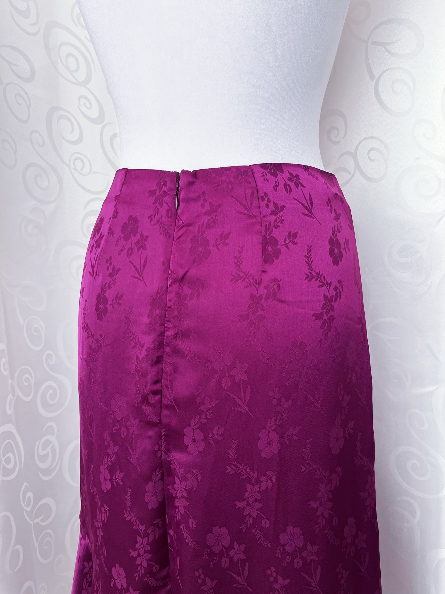 Whimsy fairy maxi magenta skirt with embossed details 🎀💕