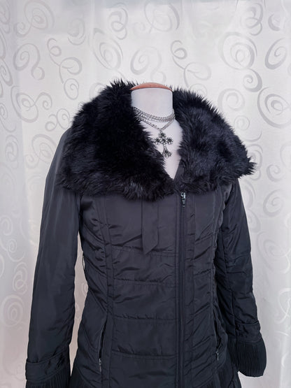 Gothic / Jirai kei style black coat with faux fur neckline 🕷️🦇