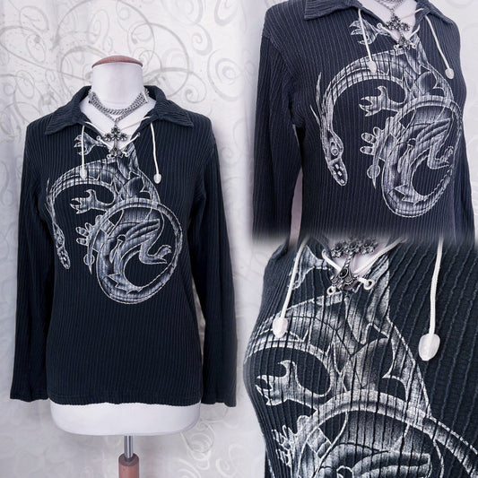 00's cotton dragon top with lace up detail 🐉