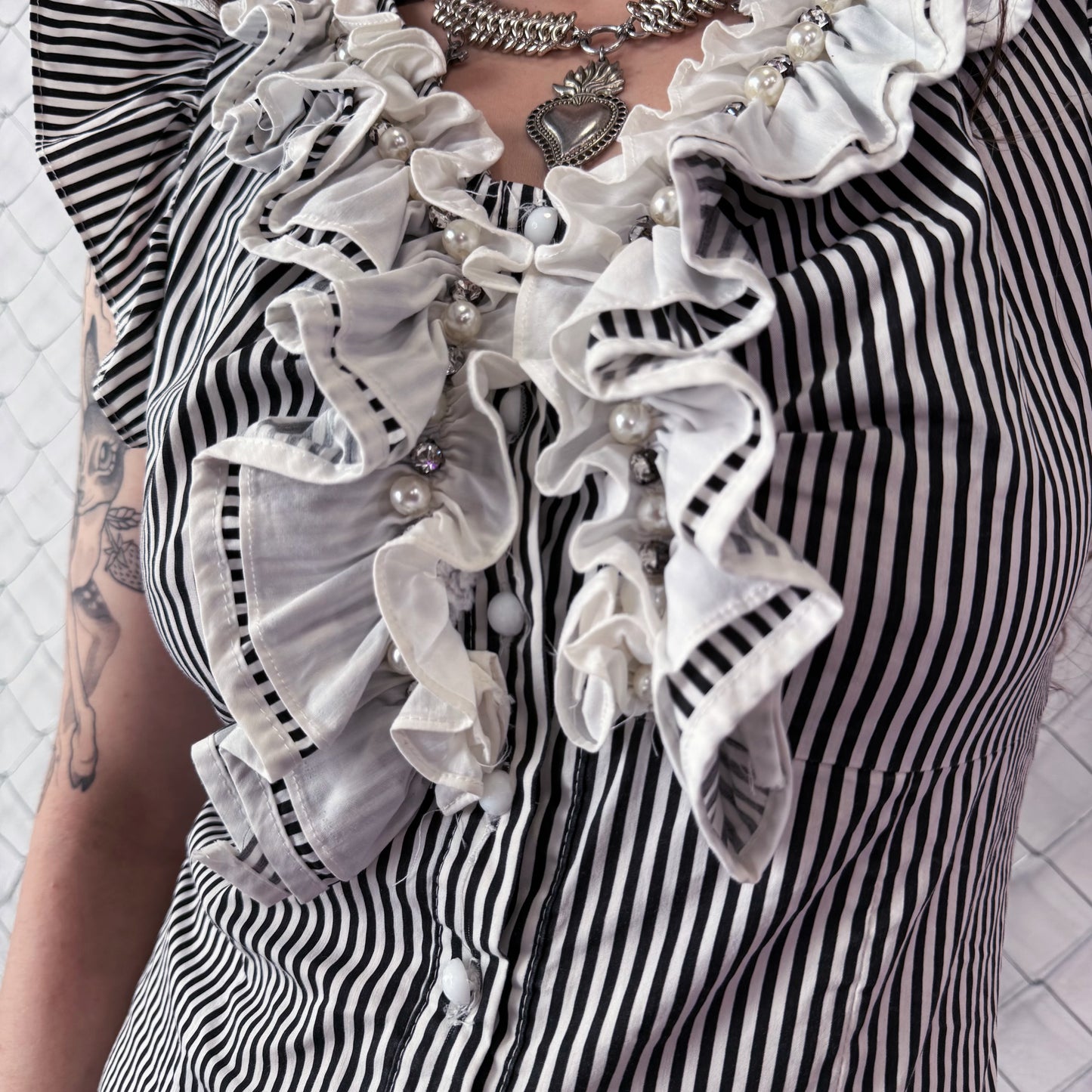 00’s Sweeney Todd/circus core striped ruffle top with beaded details 🌀🎪