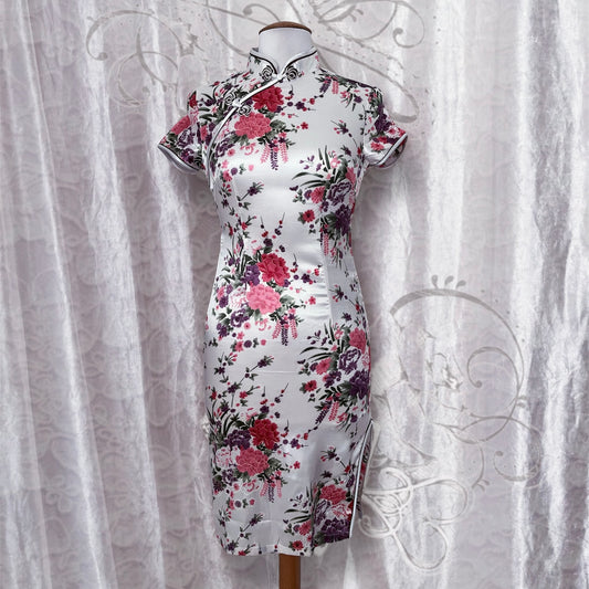 Modern white floral Qipao dress 🪷