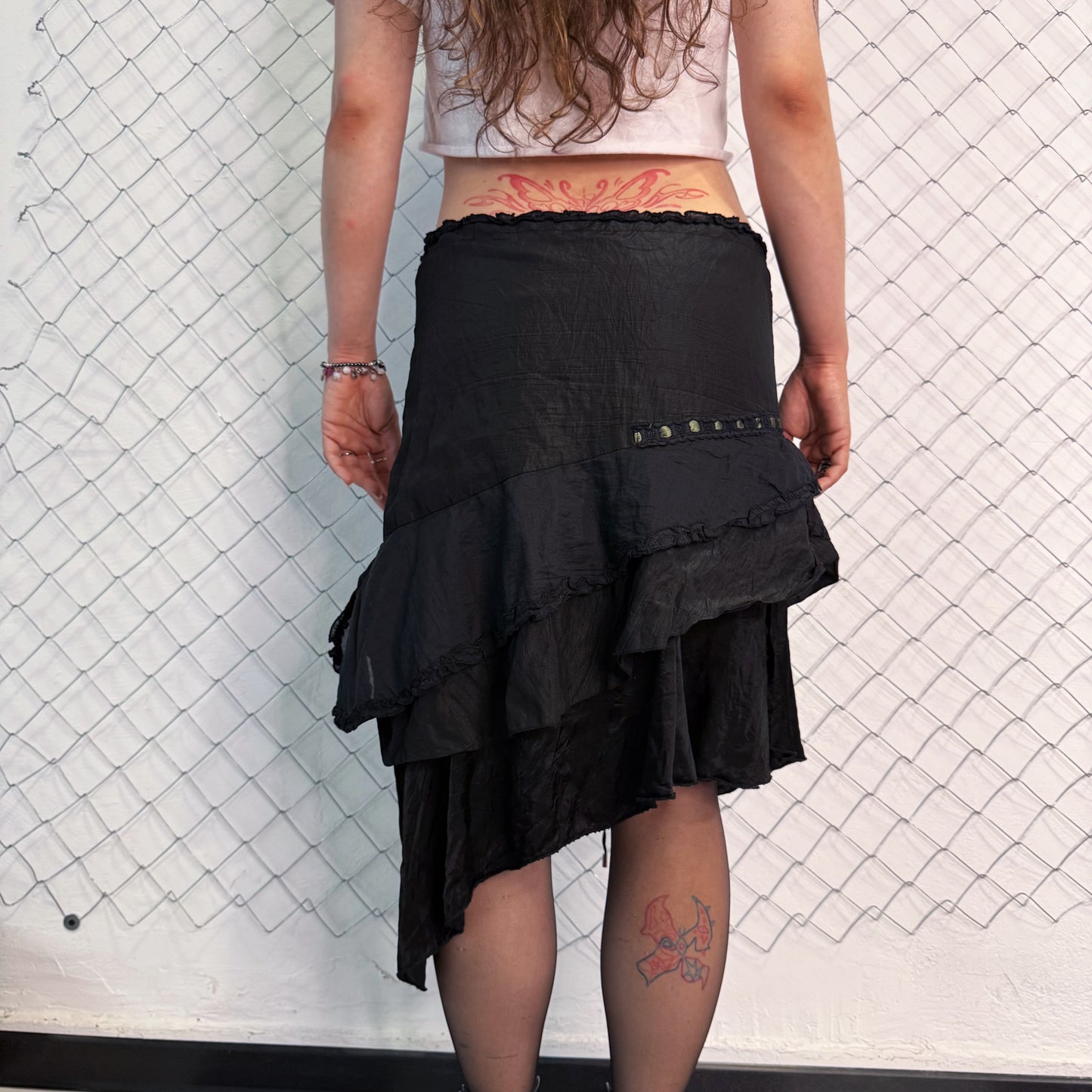 00’s Whimsygoth/fairy asymmetrical skirt with sequin details 🌀🧚🏾
