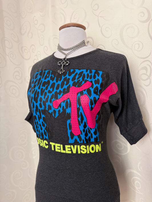 Iconic MTV animal print tee 🐾🎀