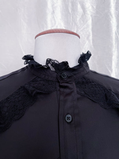 Modern gothic oversize shirt with lace detail 🦇✨