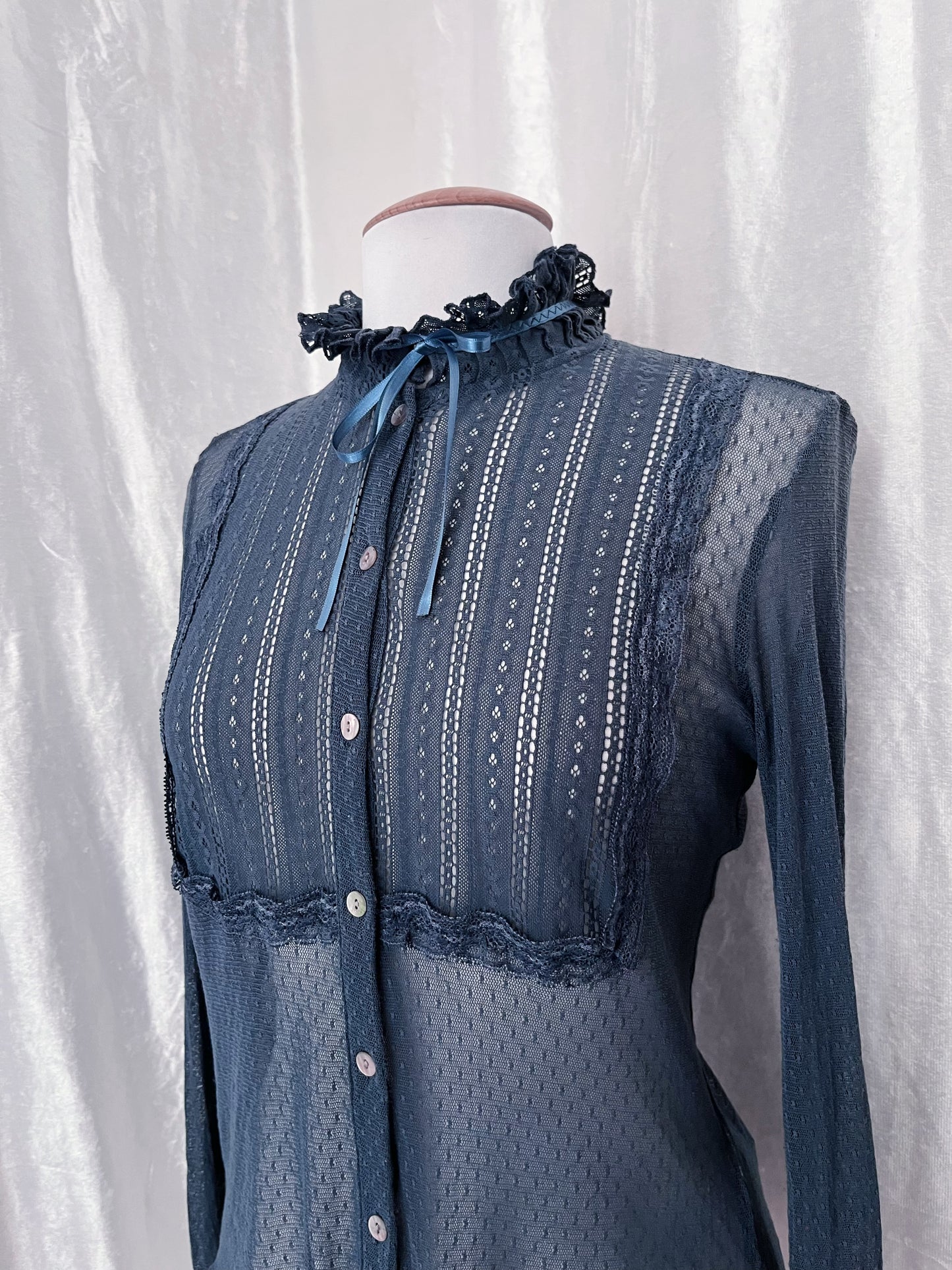 Passport. Victorian/Coquette style see-through lace shirt 🦋