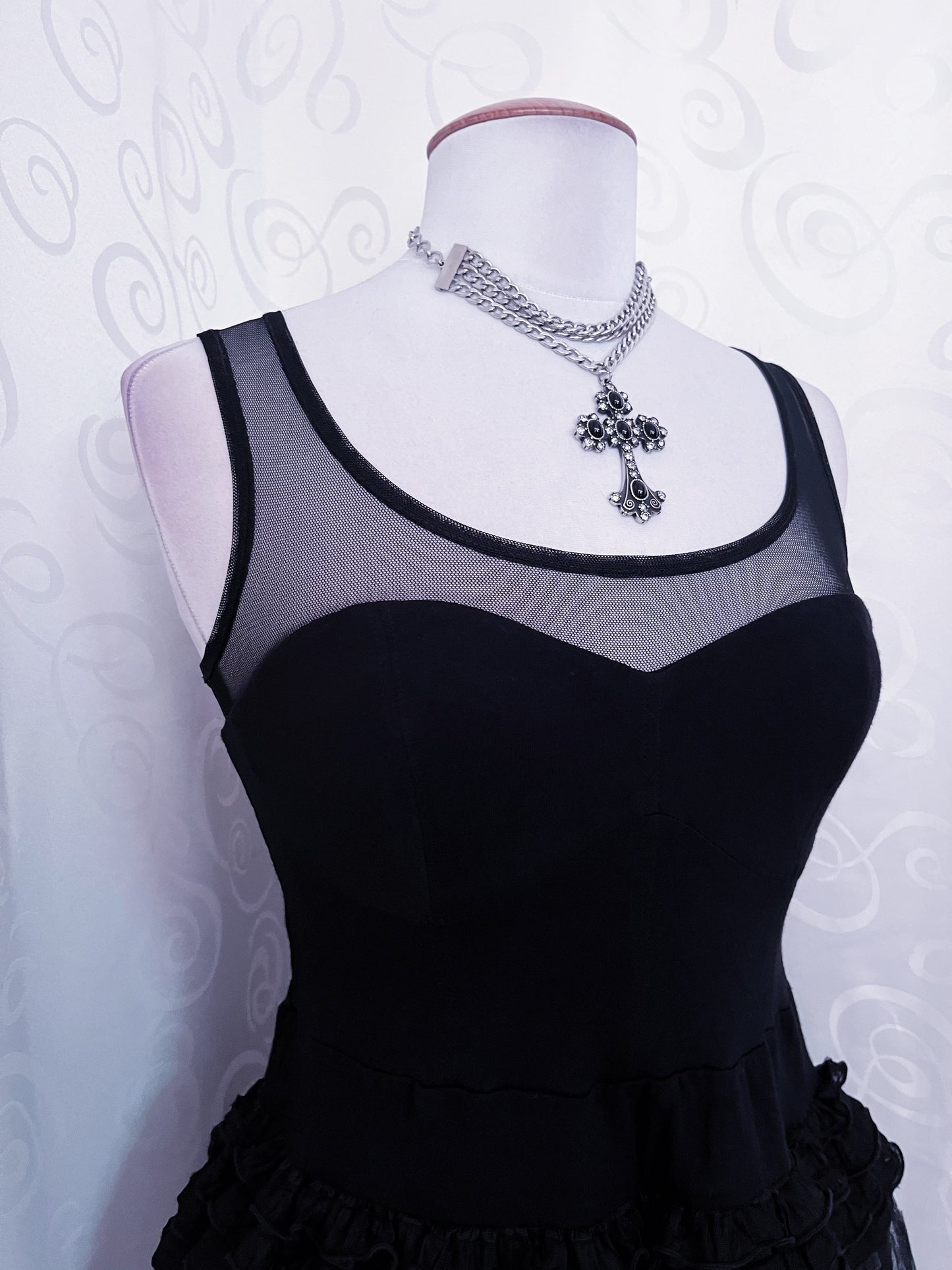 00’s Horror Protagonist / ballerina black top with tulle layering 🕸️🩰