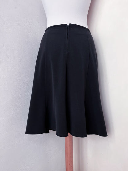 Classic black midi skirt 🕸️