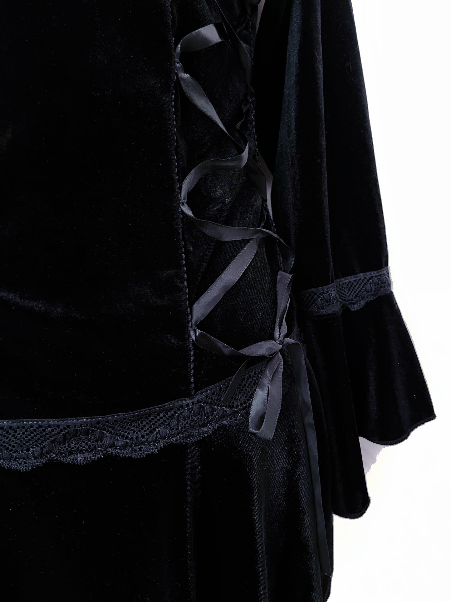 Gothic velvet dress with lace-up details 🕸️🕷️