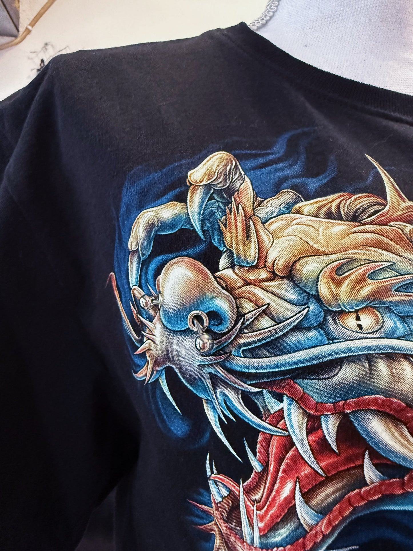 00’s Rock Chang dragon embossed T-shirt with piercings 🐉