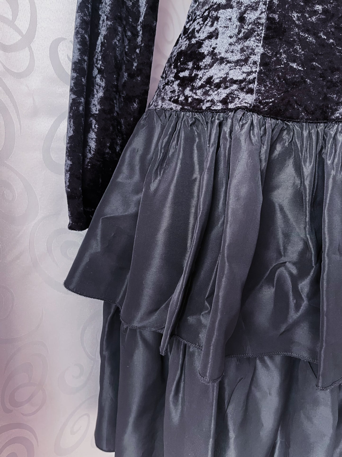 Vintage whimsy ballerina black velvet dress 🗝🔮