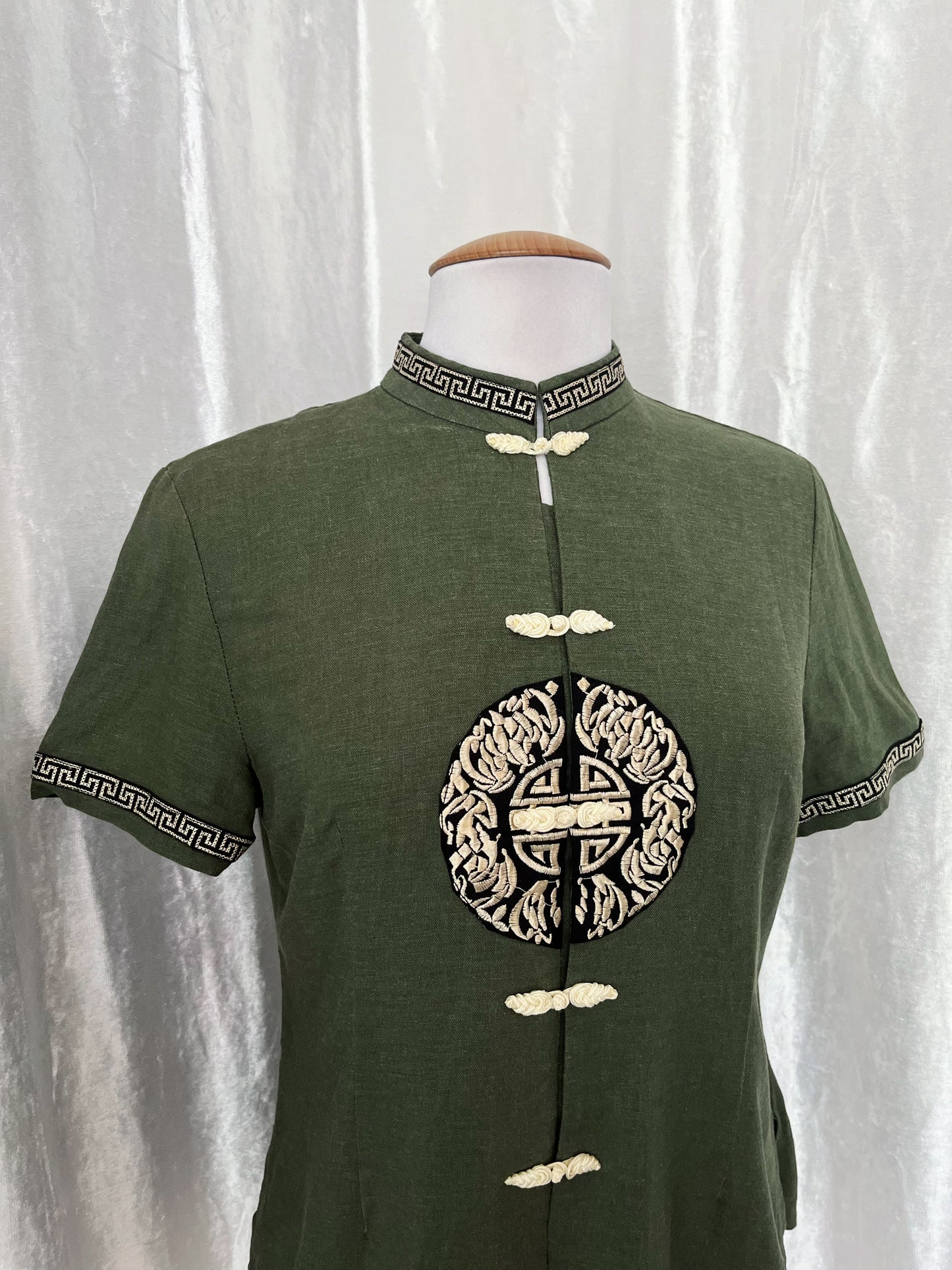 Chinese Qipao/Cheongsam khaki top 💚🐍