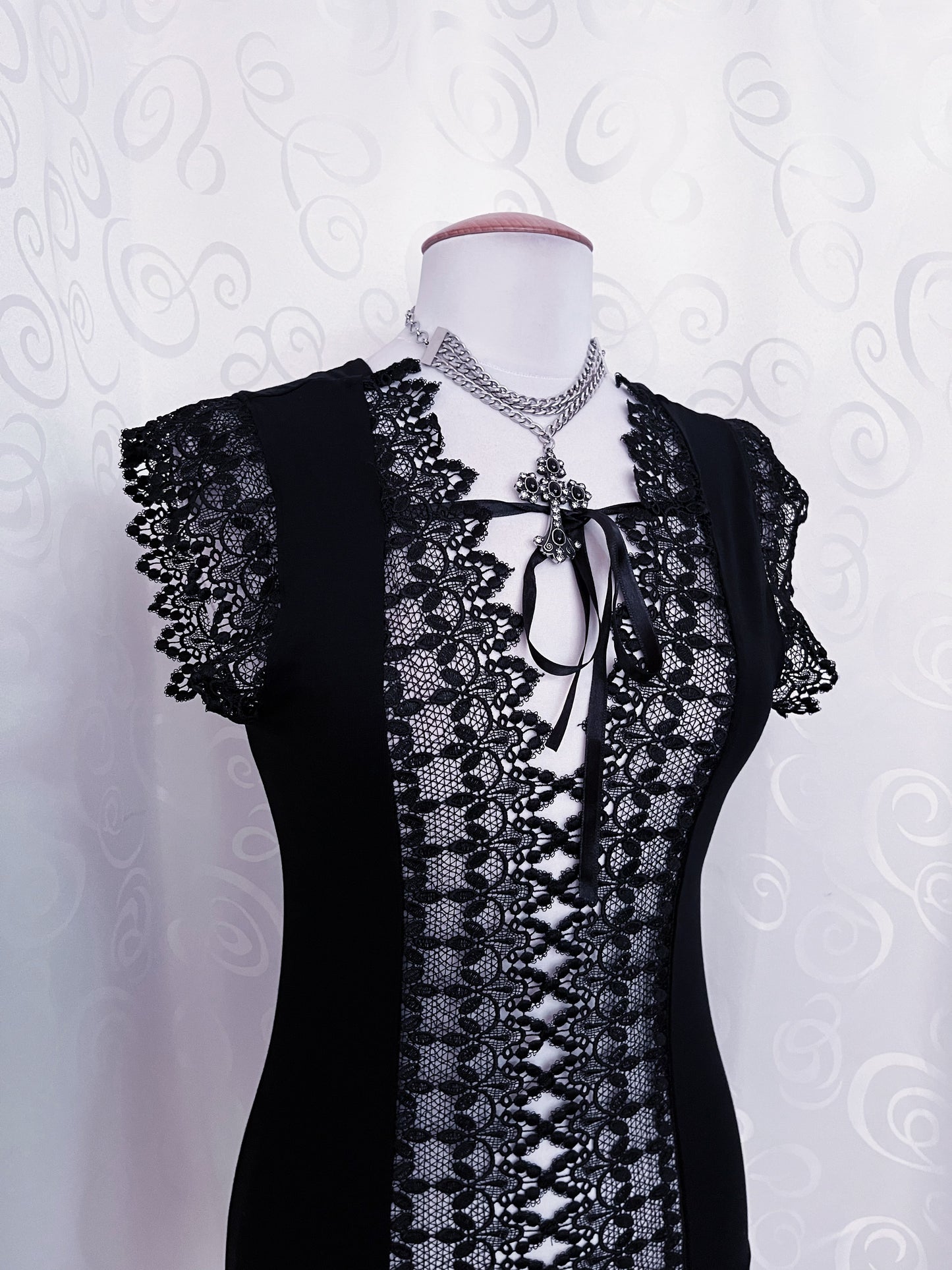 Witchy black top with embroidered cut-out detail 🕷️🕸️