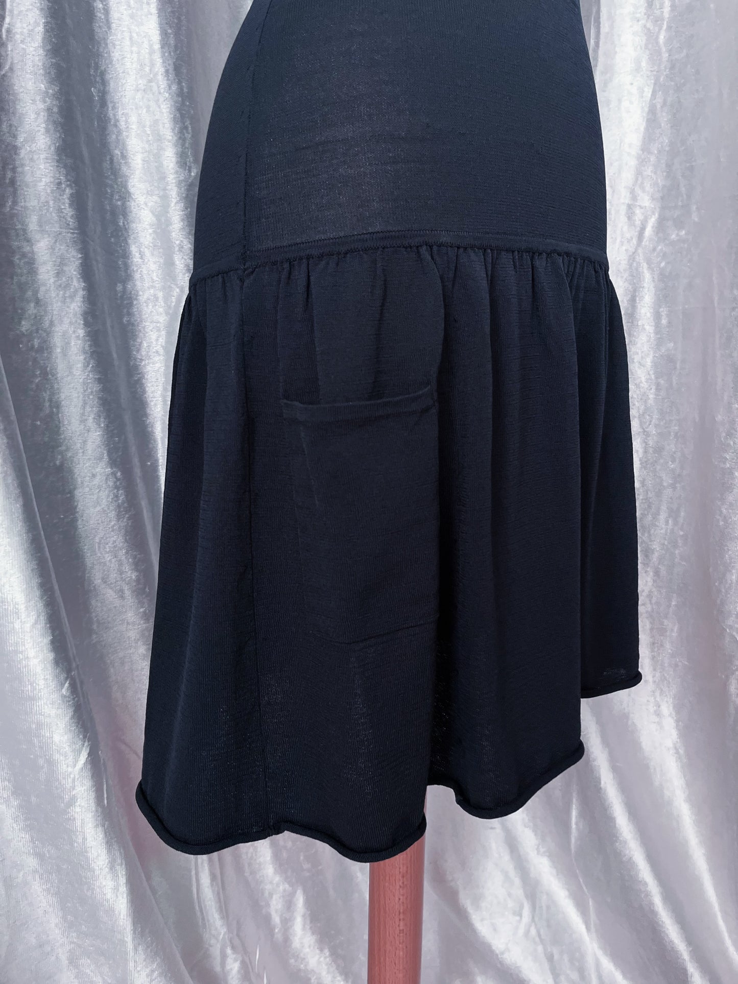 Essential black fairy dress with pockets on the sides 🎀
