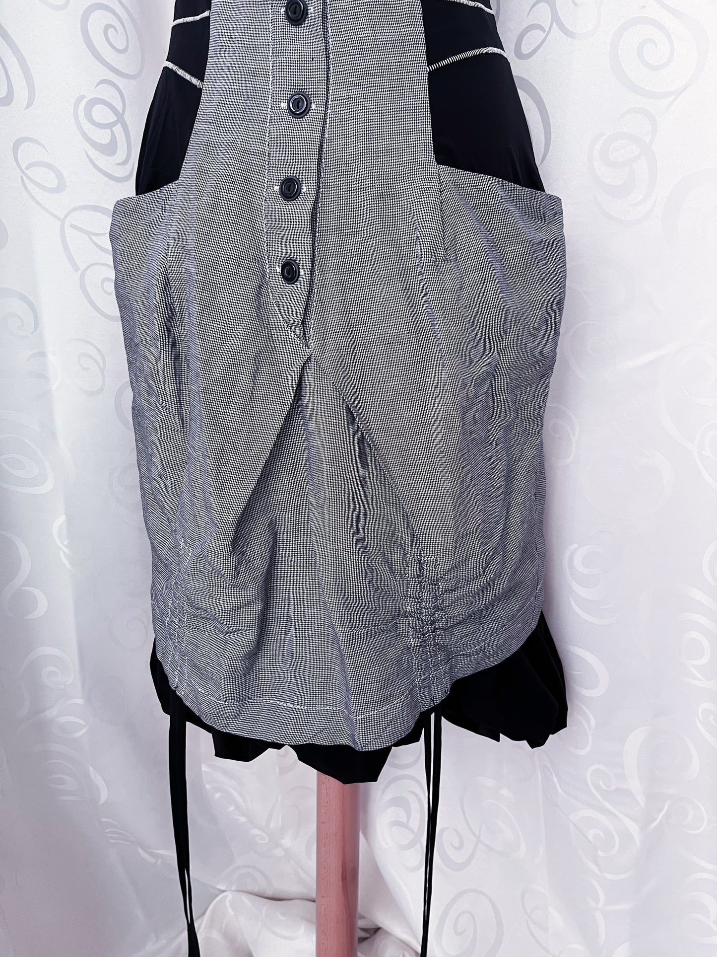 00’s iconic Dark Coquette plaid dress with lace up back detail 🗝🏰