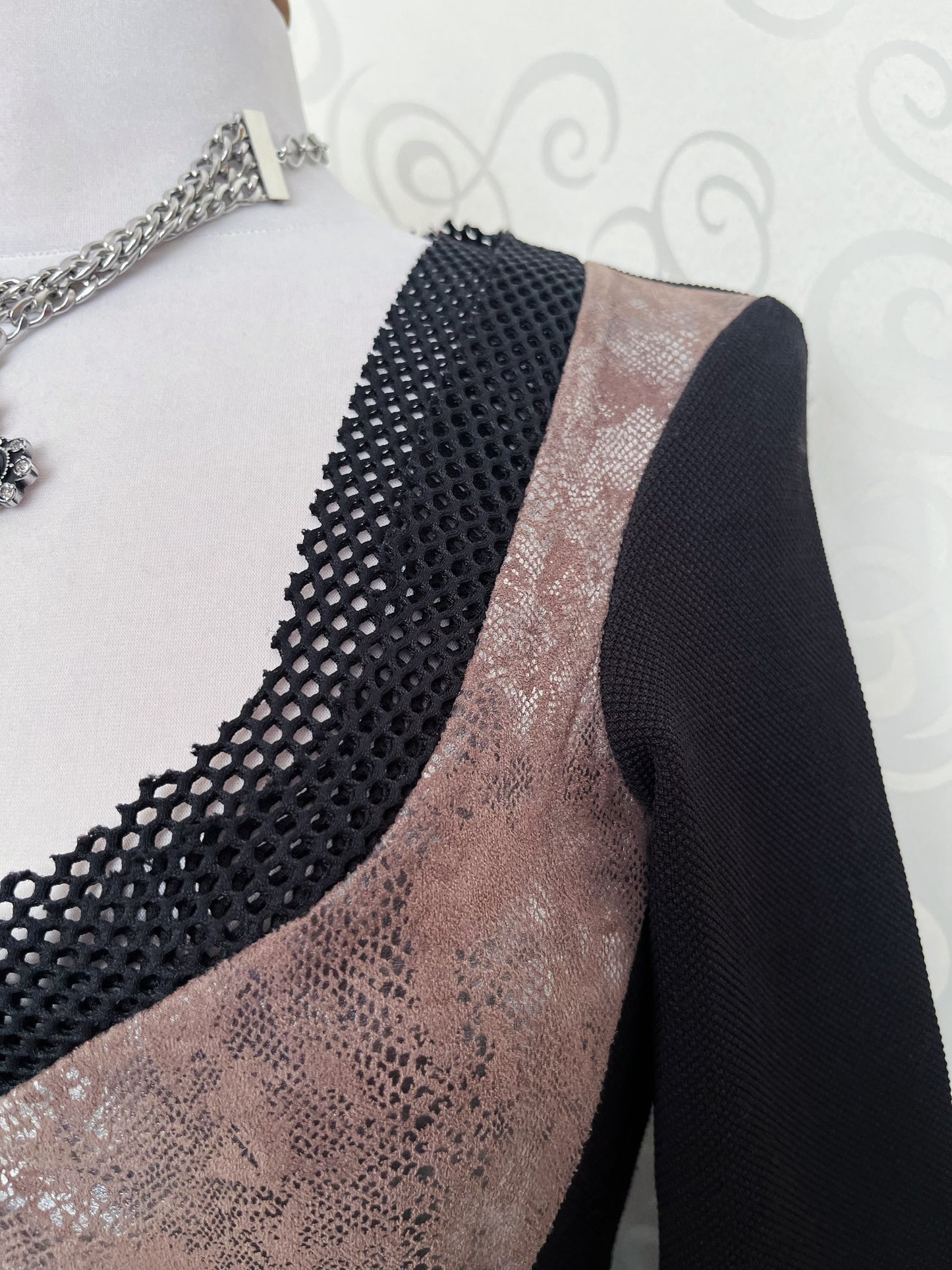 00’s SAVE THE QUEEN rare fishnet dress 🦇💜