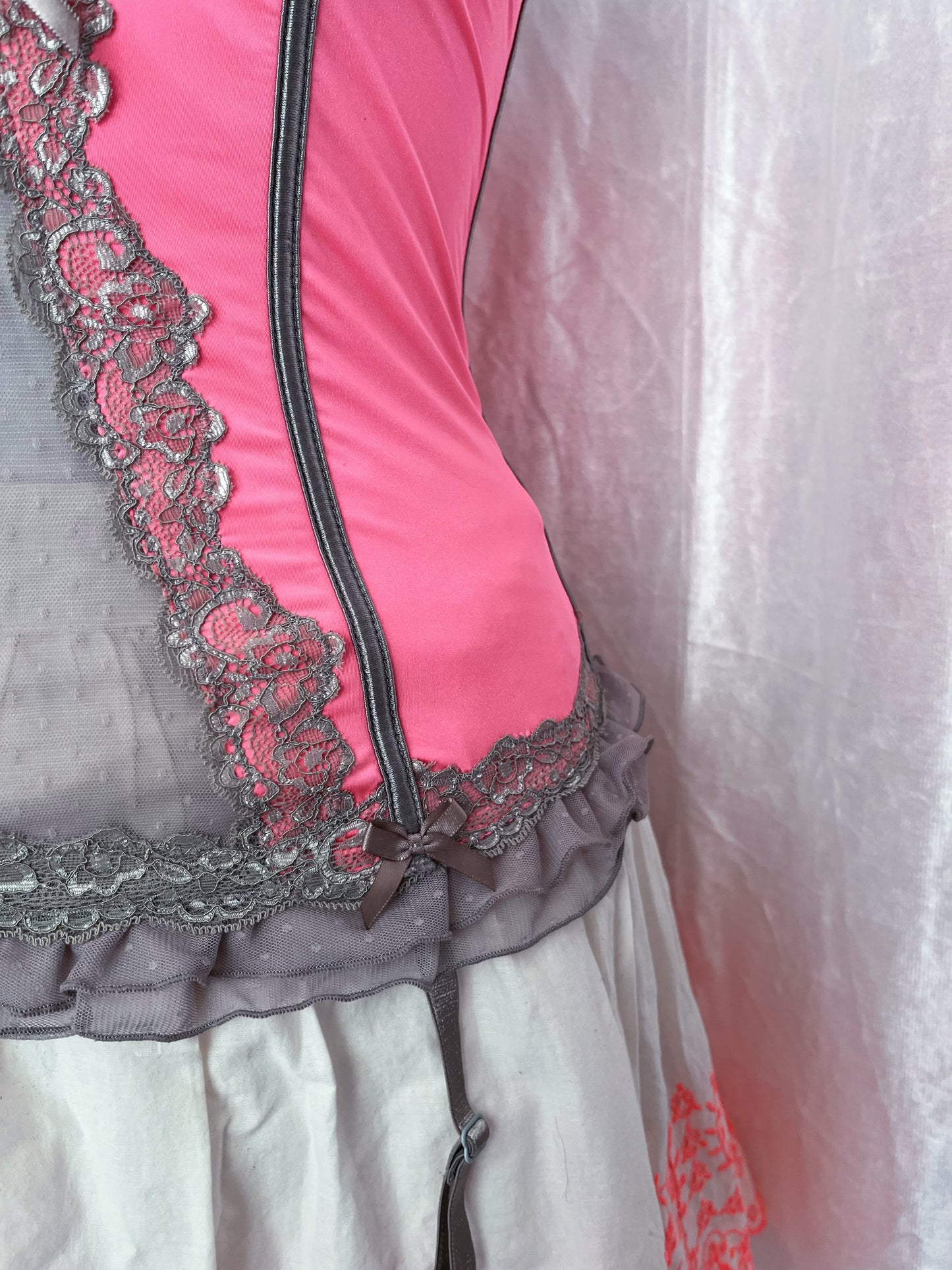 00’s coquette alizarine pink corset top with grey mesh & lace details 🎀