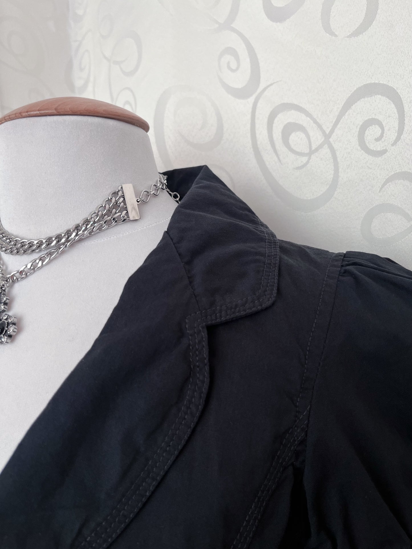 Dark Coquette short-sleeve cotton jacket with puffy sleeves 🗝️