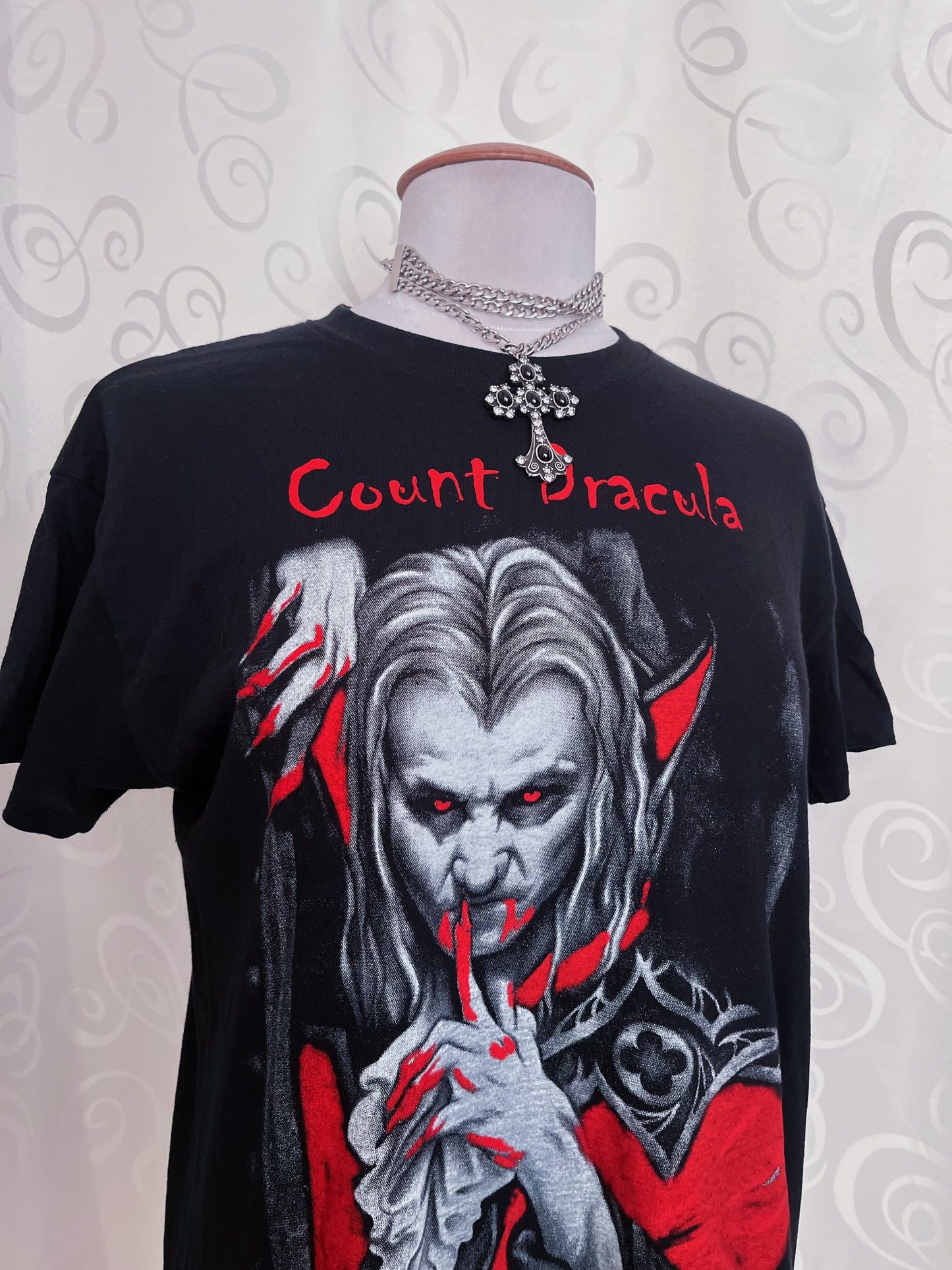 Gothic Count Dracula Men’s T-Shirt 🩸🦇