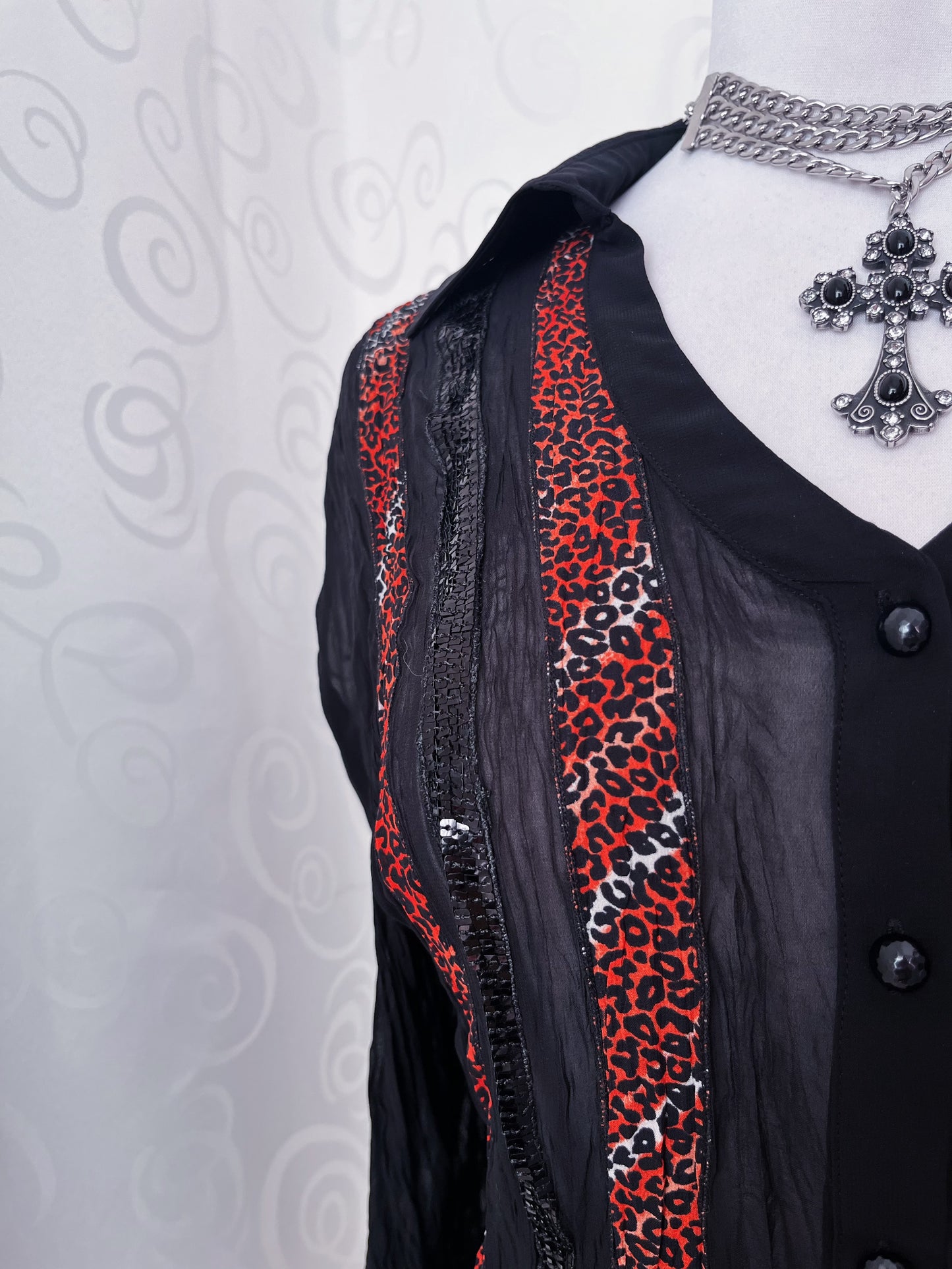 00’s Alt mesh shirt with animal print detail 🐾🐆