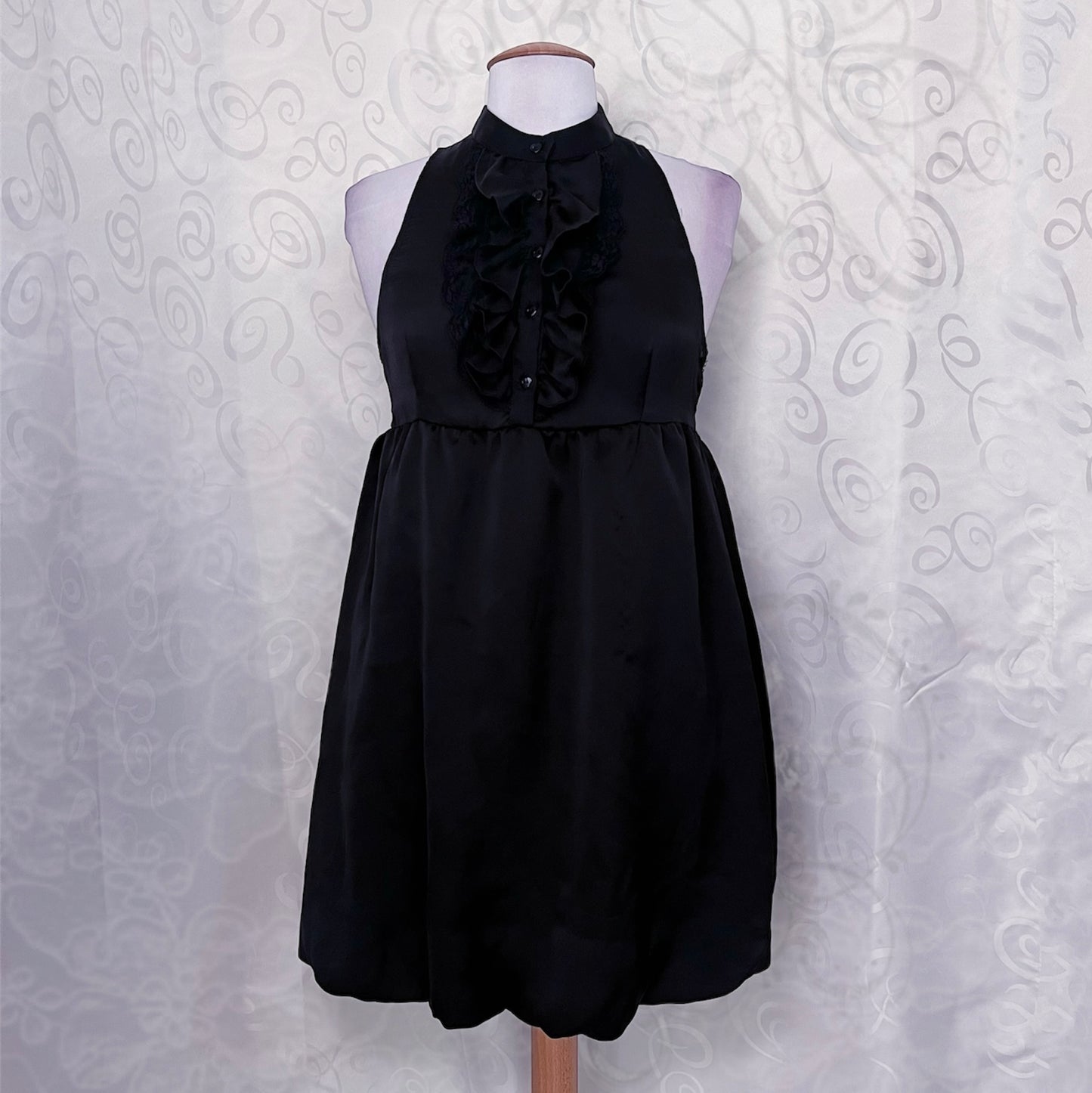 Gothic/Jirai Kei balloon black dress with ruffle details 🌀🕷️