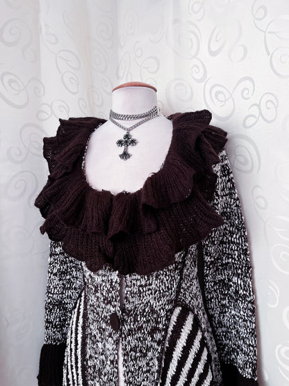 00’s witchy/whimsygoth brown & grey ruffled duster 🐌🧙🏻