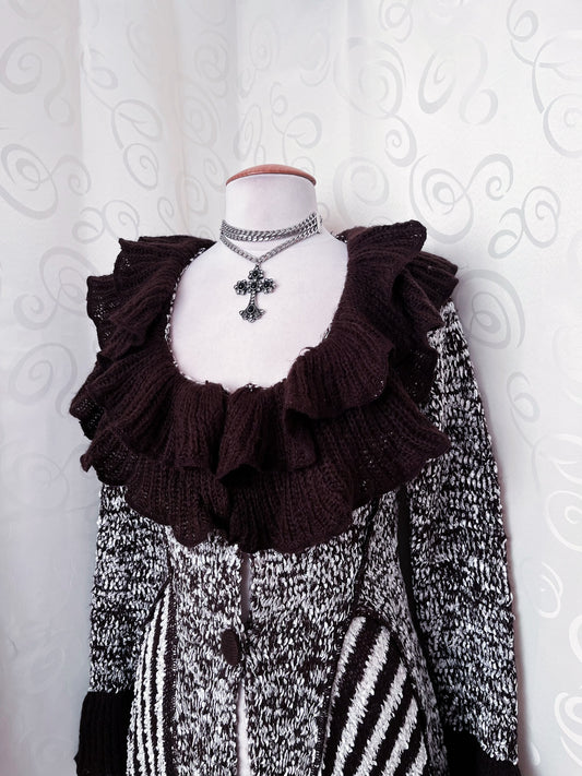 00’s witchy/whimsygoth brown & grey ruffled duster 🐌🧙🏻