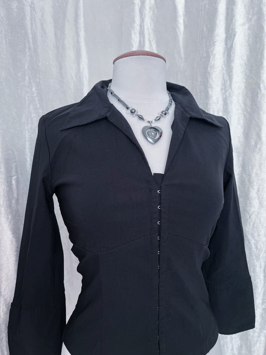 Y2K Alternative black shirt that closes with clasps 🕷️