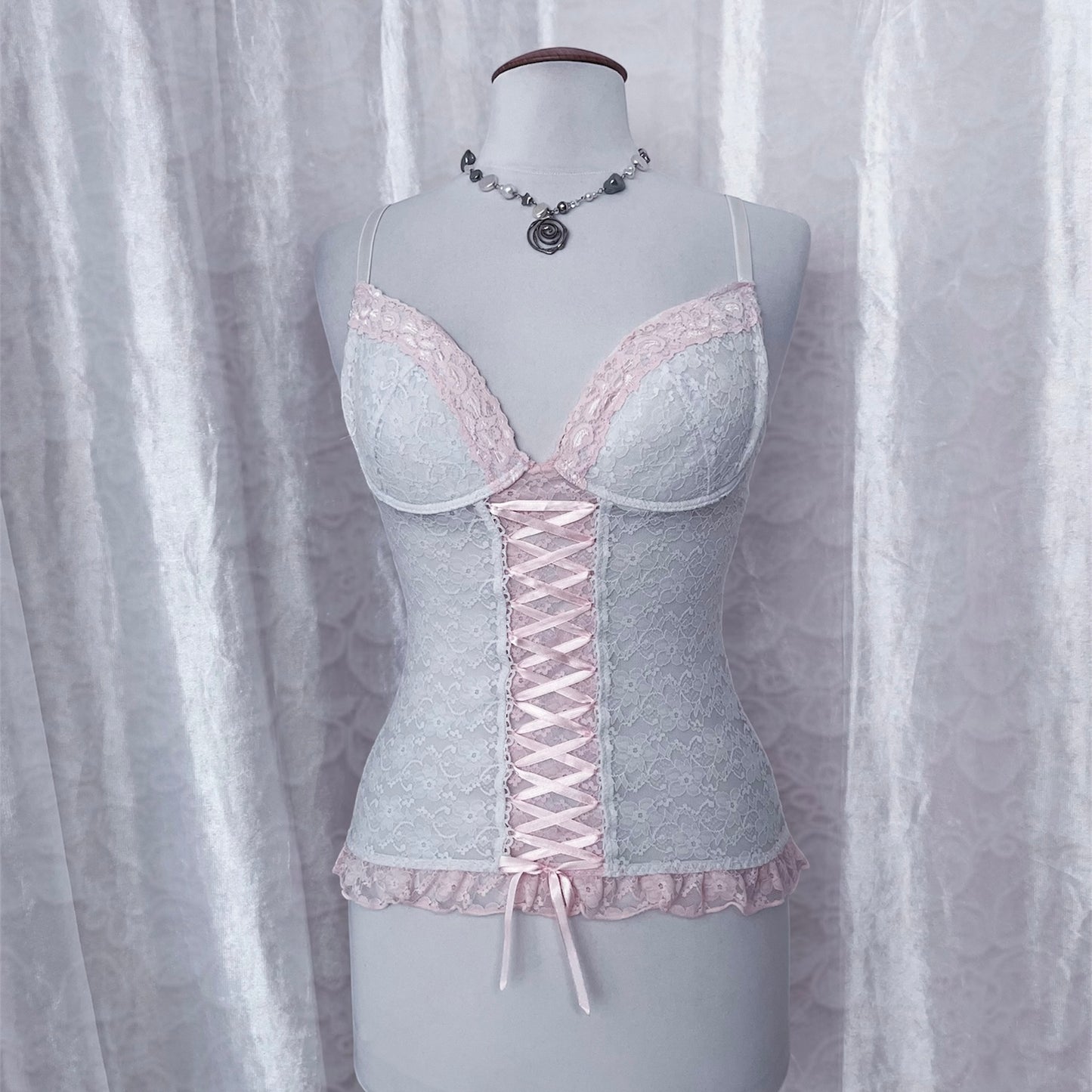 Beautiful coquette lace bustier top 🎀