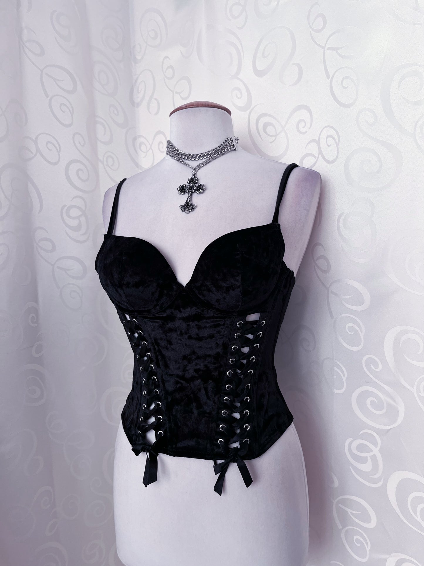 Gothic black velvet corset top with lace-up detail 🖤🦇