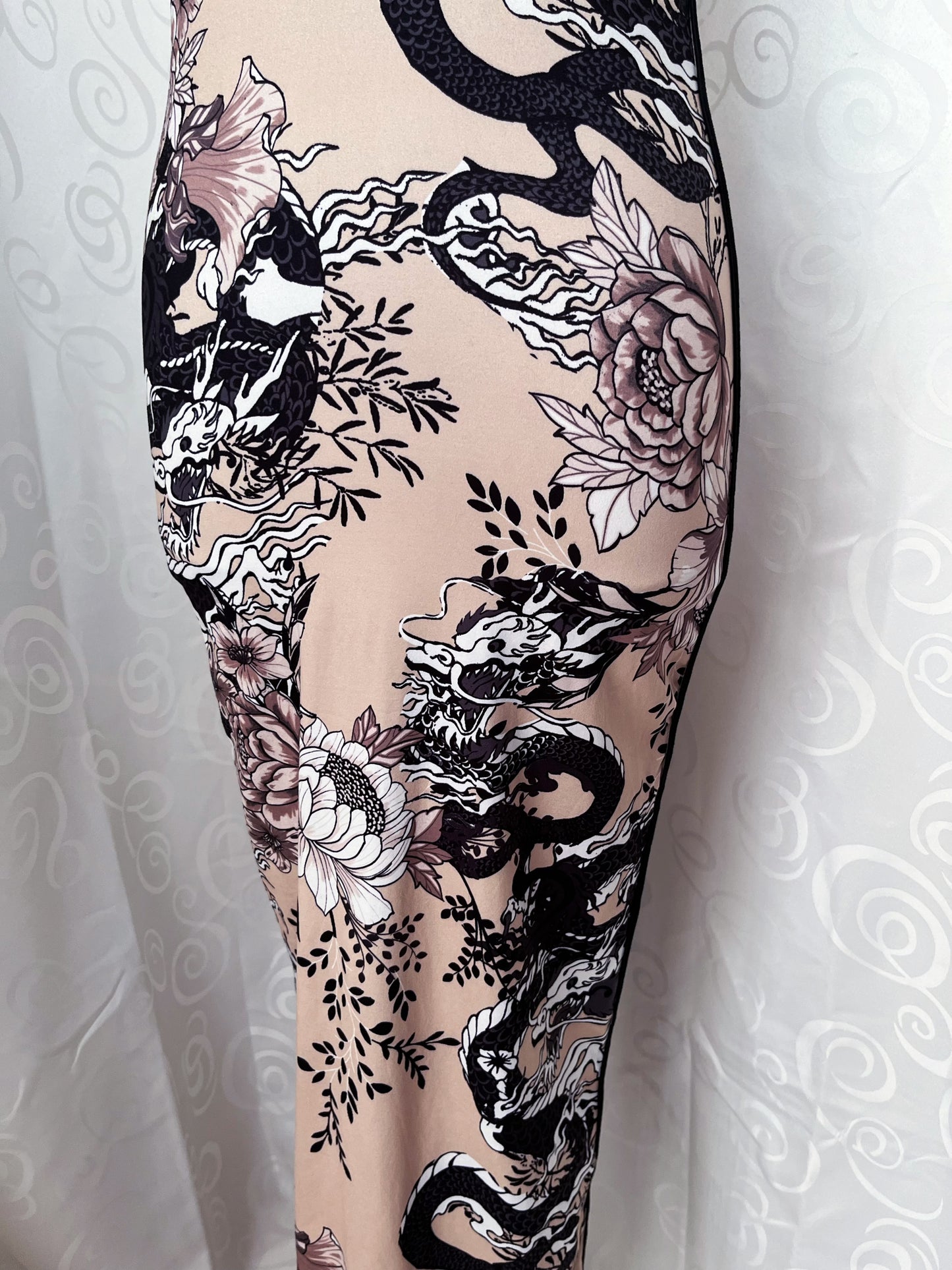 Modern deadstock dragon maxi dress 🐉