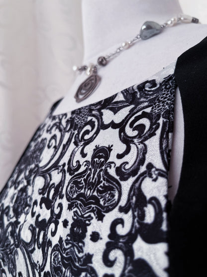 00’s Gothic 60’s style embroidered black & white dress 🌀🦇