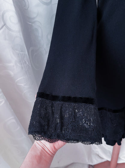 00’s Gothic heavy cardigan with lacey & velvet details 🦇🌀