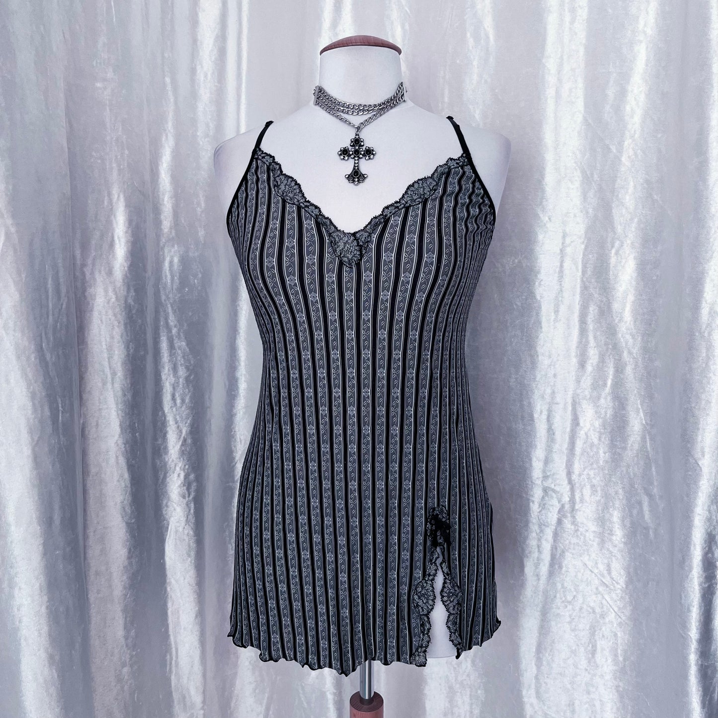 Vintage gothic nightgown 🕸️