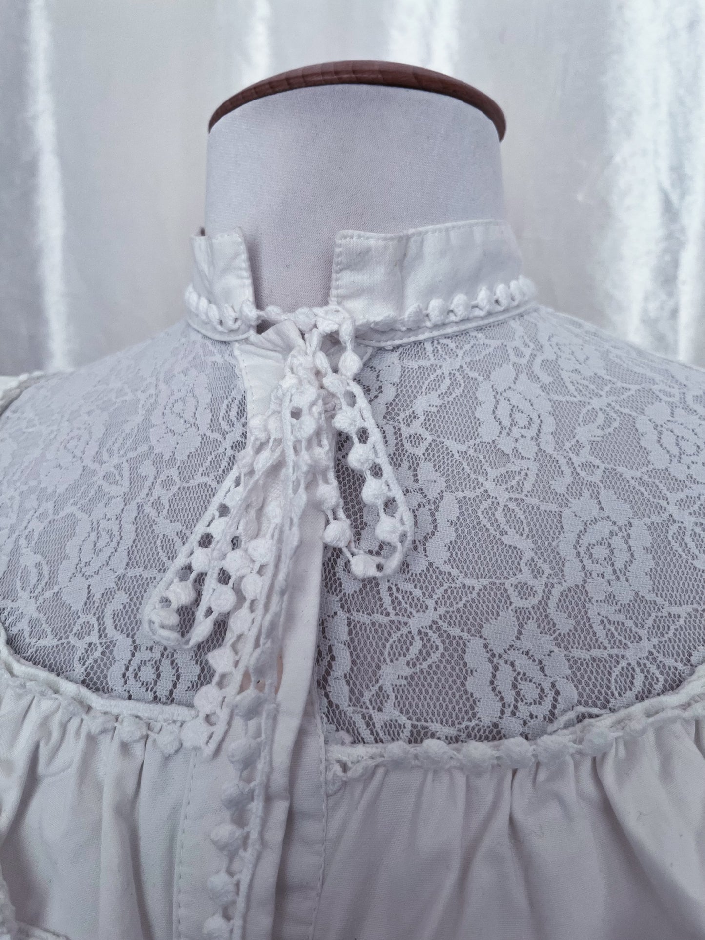 Gothic victorian style ruffle shirt with lace detail 🪽