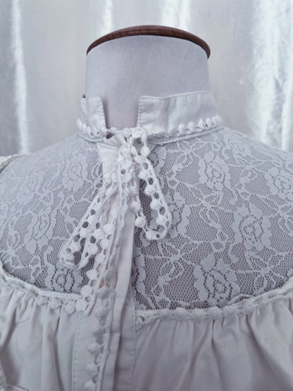 Gothic victorian style ruffle shirt with lace detail 🪽