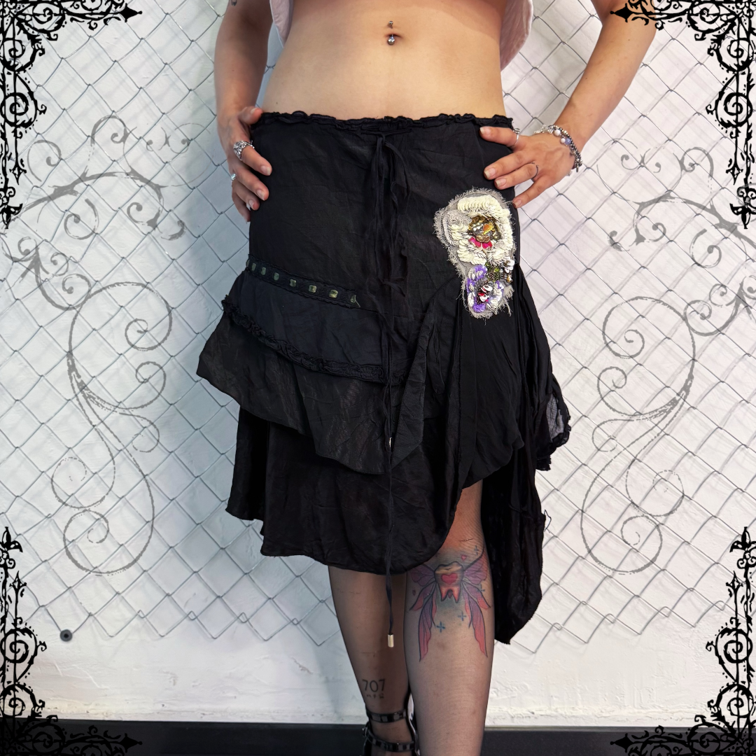 00’s Whimsygoth/fairy asymmetrical skirt with sequin details 🌀🧚🏾