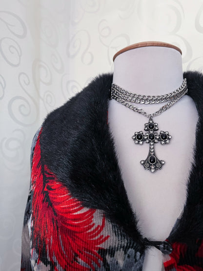00’s iconic velvet cardigan with faux fur neckline ❣️
