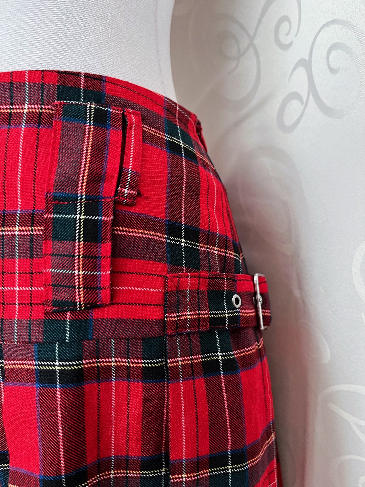 Emo/Alt checked tartan red skirt ❤️