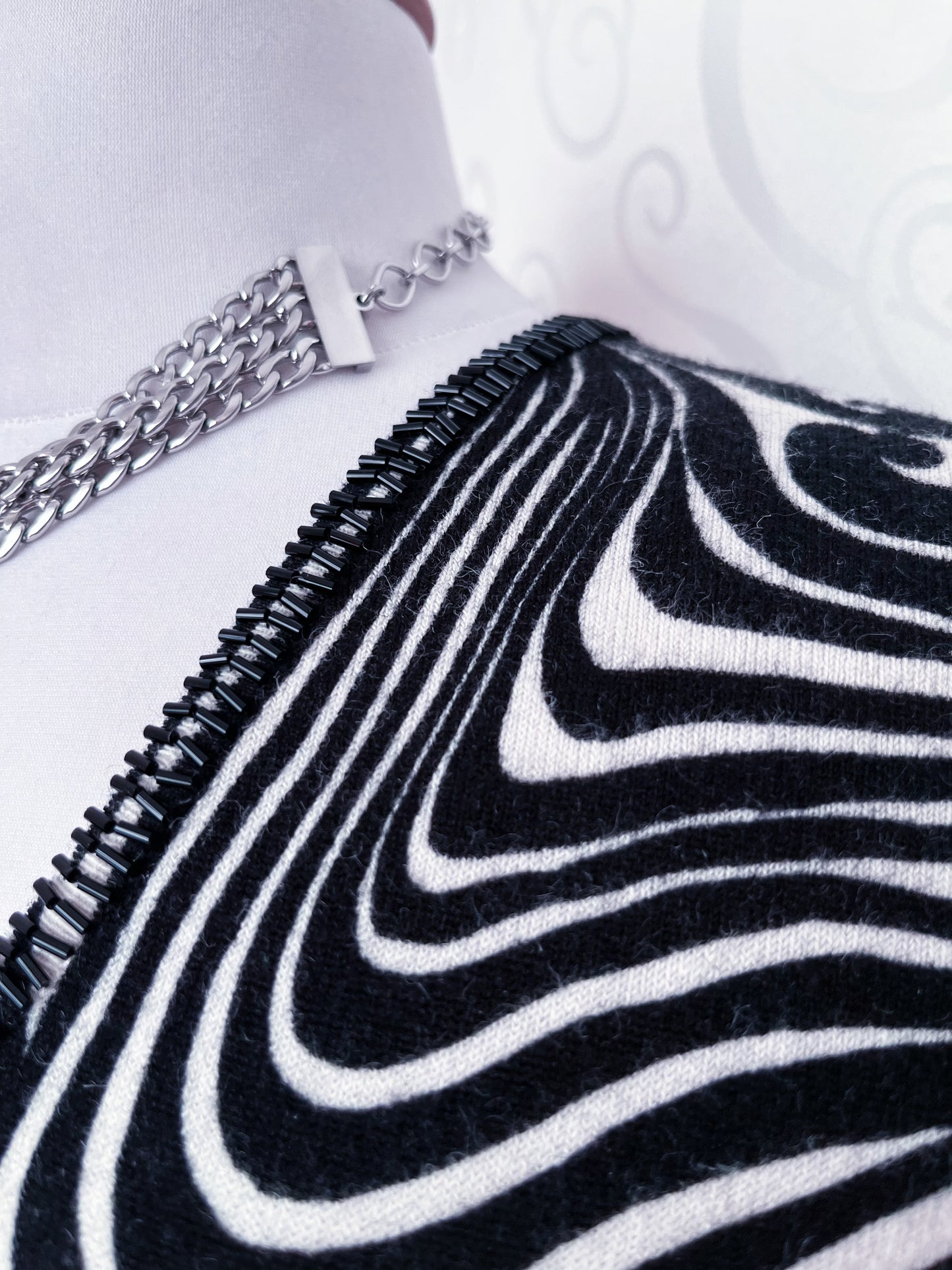 00’s Nicowa Gothic swirl top with beaded details 🕸️🕷️