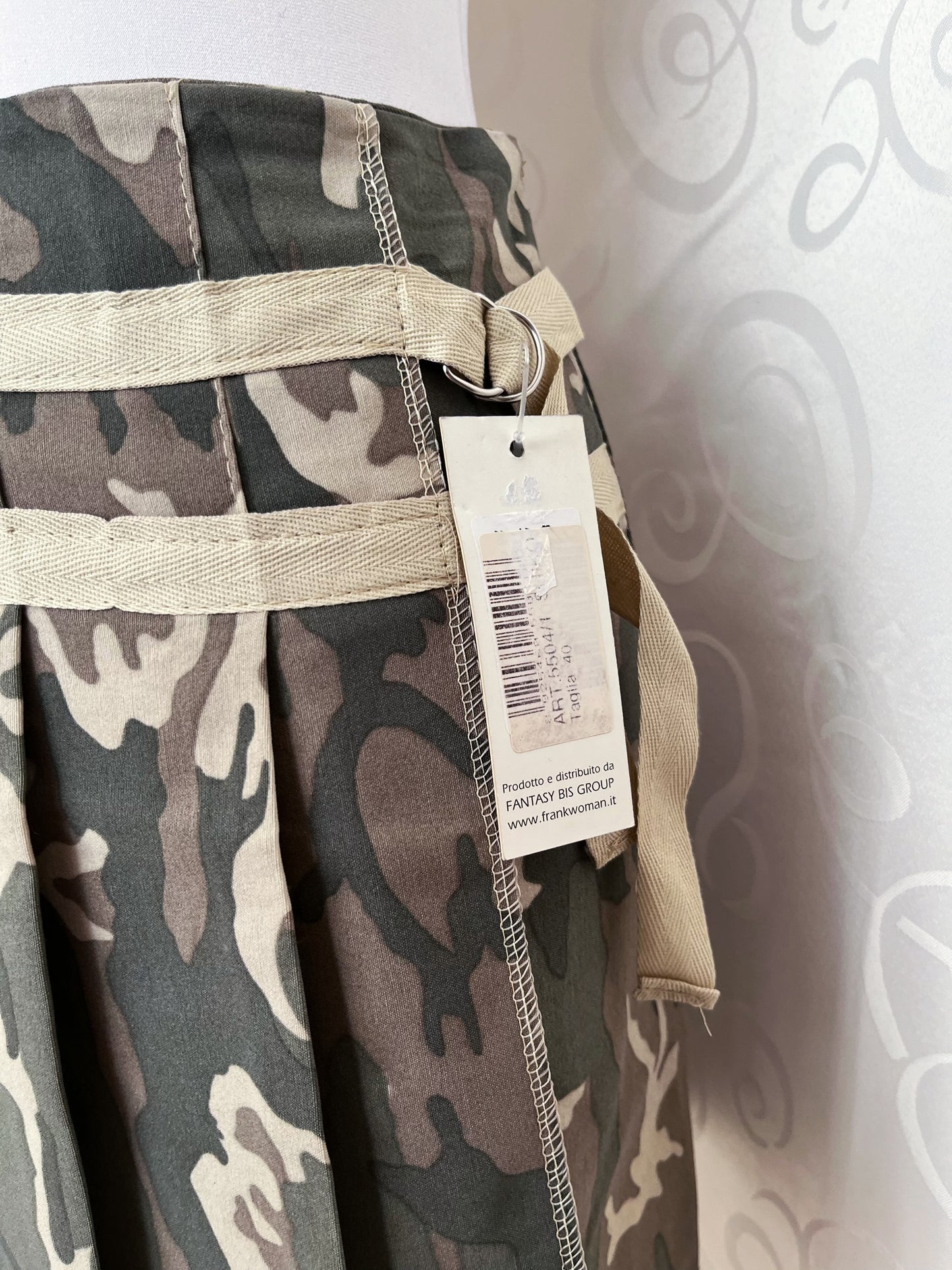 00’s deadstock camo print pleated skirt 🔫🐍