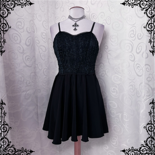 00’s Gothic black dress 🕷️