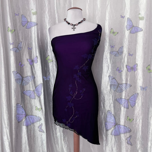 00’s purple night dress with glittery leaves detail 🍂🦄