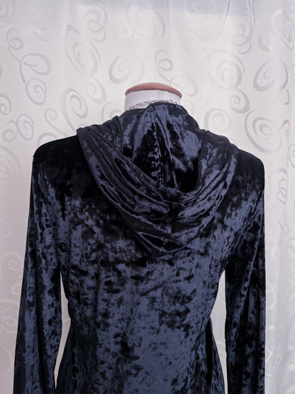 Vintage whimsygoth velvet shirt with hood on the back 🌀