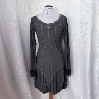00’s Knight/Medieval style grey dress with bead details & pockets 🗡️
