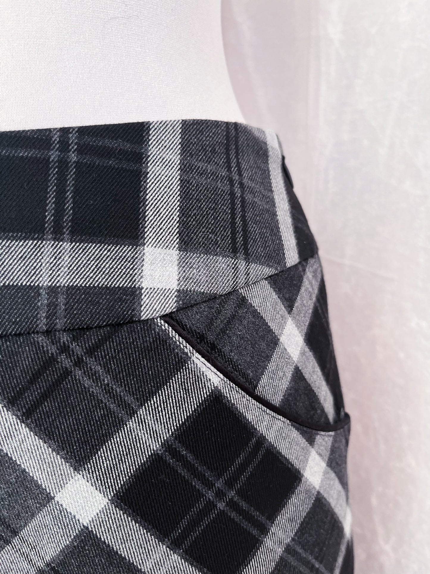 Orsay plaid grey office skirt with pockets on the side ✨